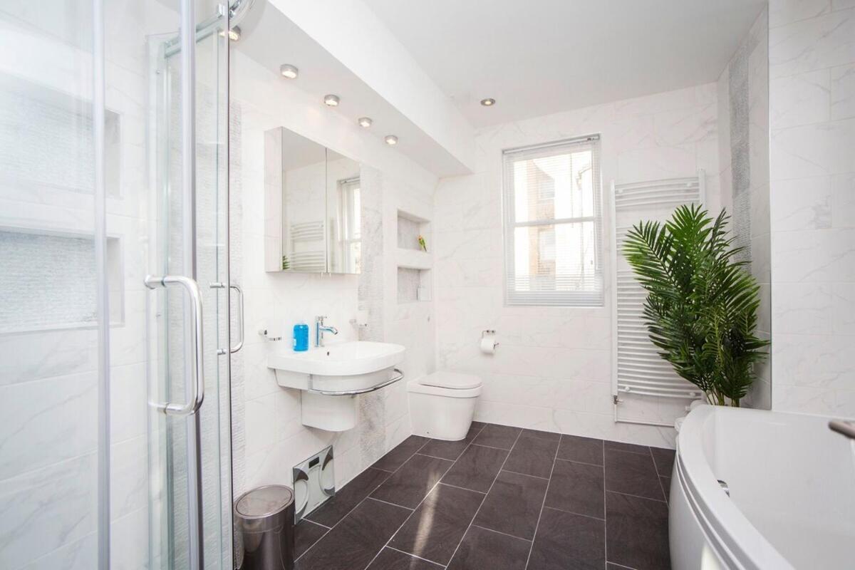 ※ Spacious Georgian Coach House & With Parking Bath Esterno foto